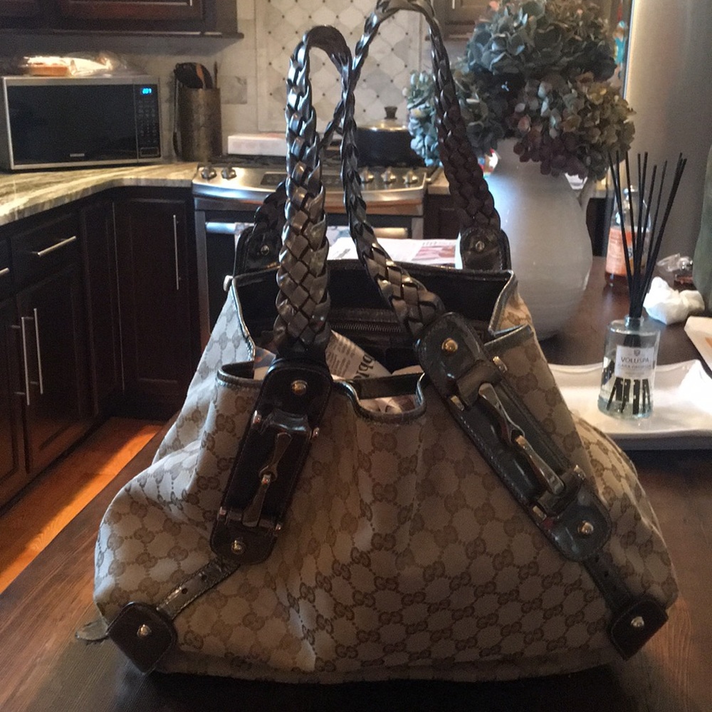 Gucci handbag, lightly used, GG canvas material